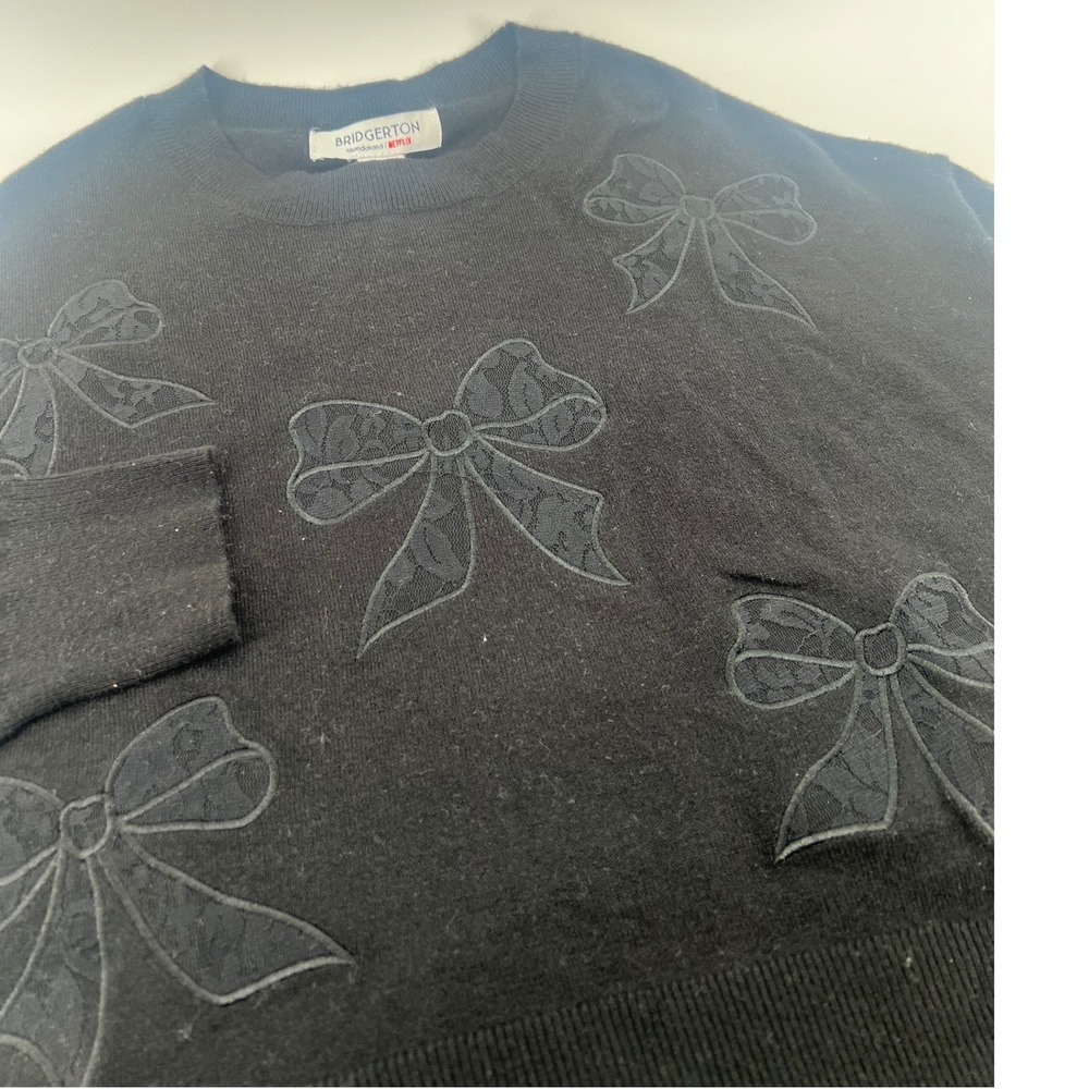 Coquette Glam Bridgerton Netflix Womens Black Bow Applique Knit Sweater Crewneck
